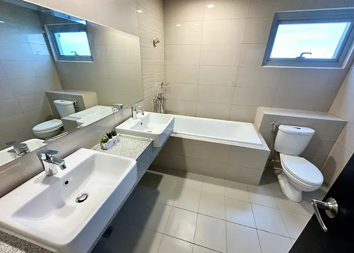 Modern 3br 180 Degree Seaview Beside Okada 14 Apartamento