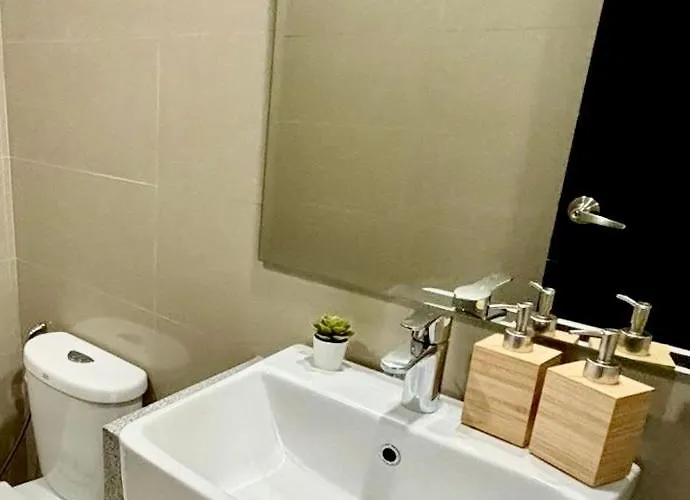 Modern 3br 180 Degree Seaview Beside Okada 14 Apartamento