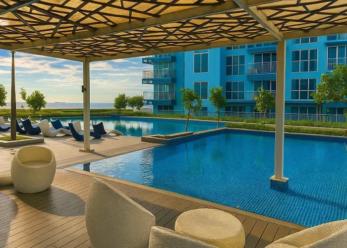 Modern 3br 180 Degree Seaview Beside Okada 14 Apartamento
